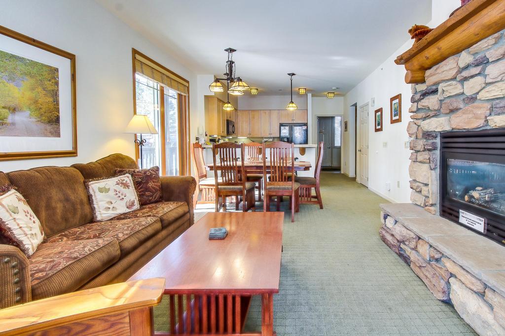 Mammoth Green Condos マンモス・レイクス エクステリア 写真
