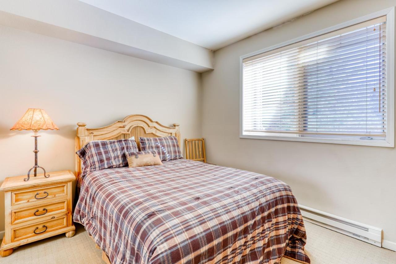 Mammoth Green Condos マンモス・レイクス エクステリア 写真