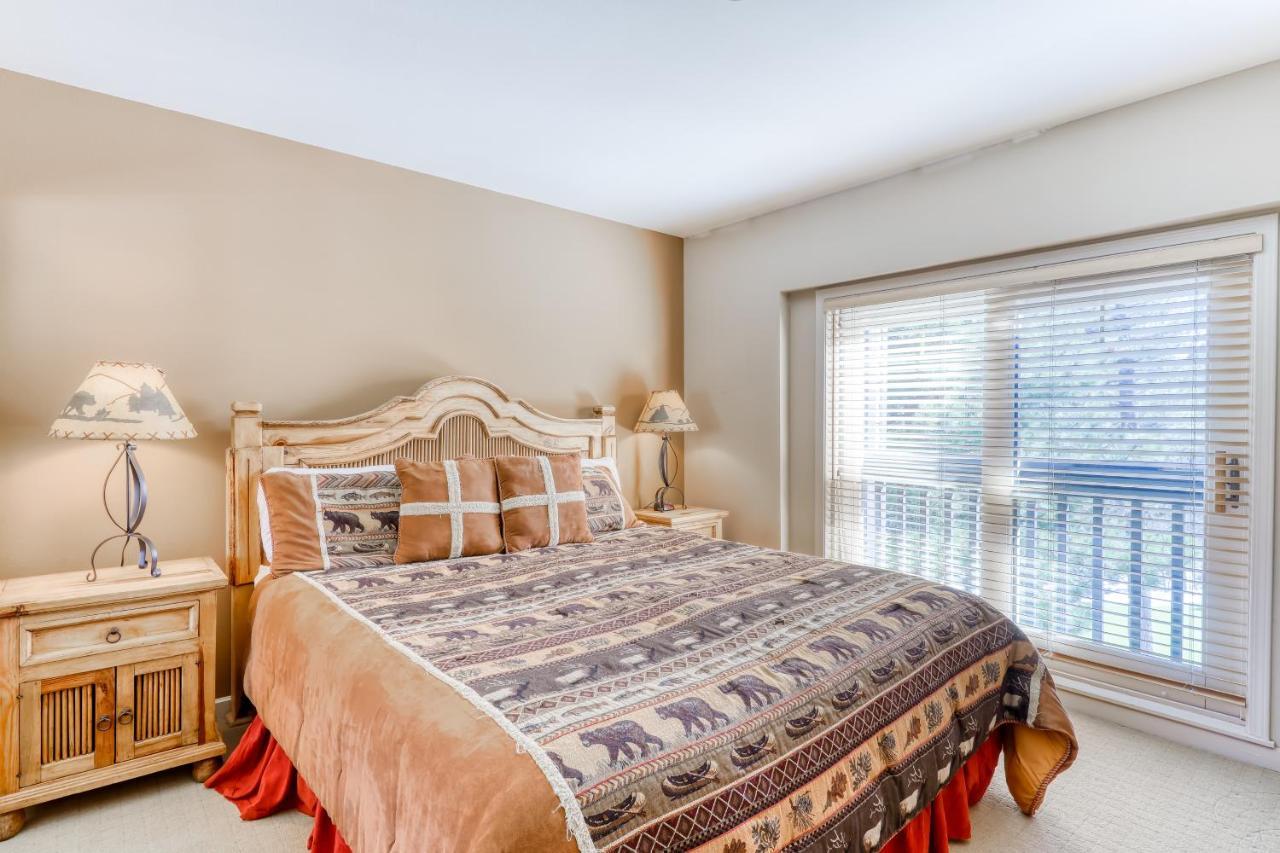Mammoth Green Condos マンモス・レイクス エクステリア 写真