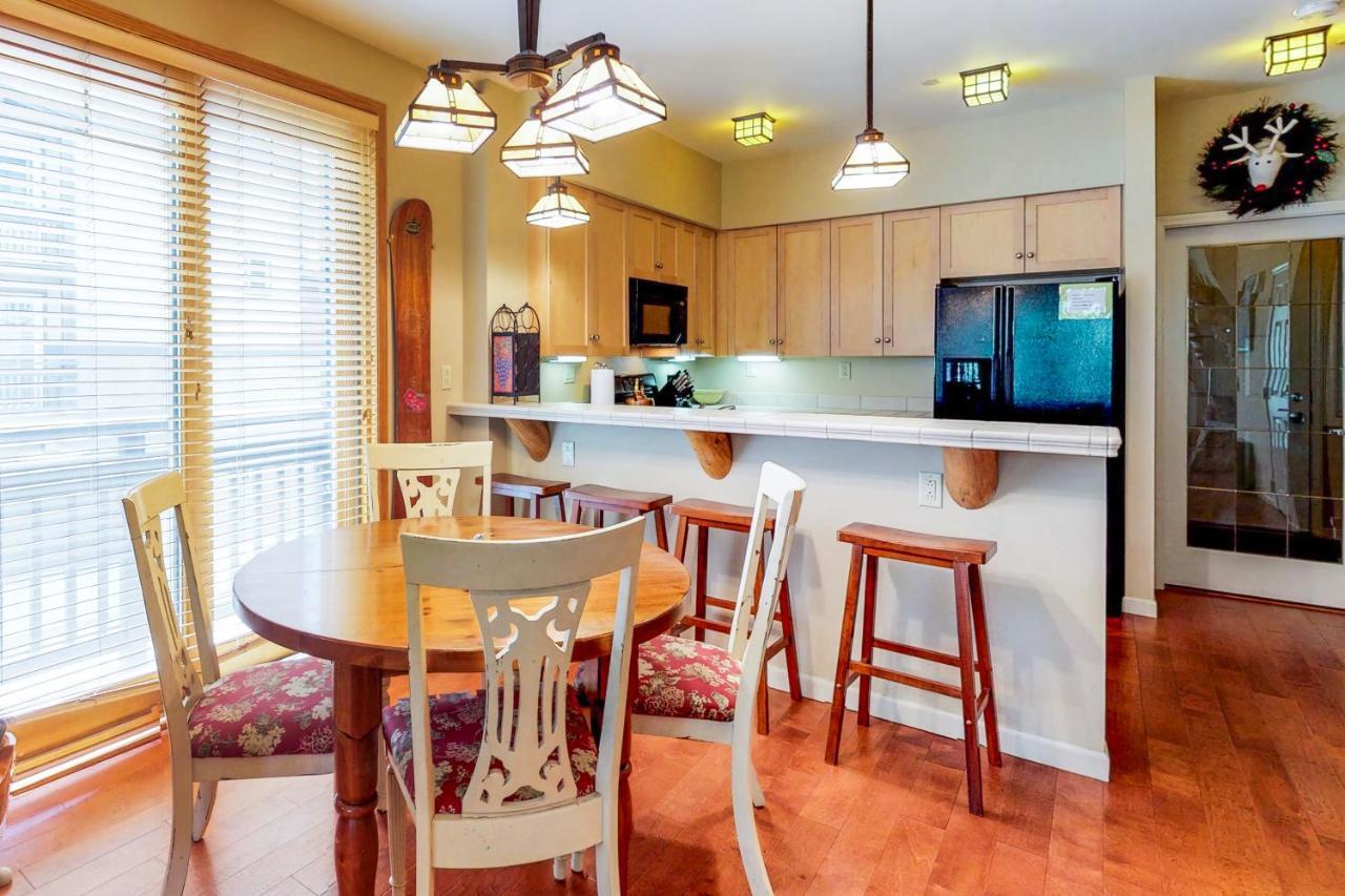 Mammoth Green Condos マンモス・レイクス エクステリア 写真
