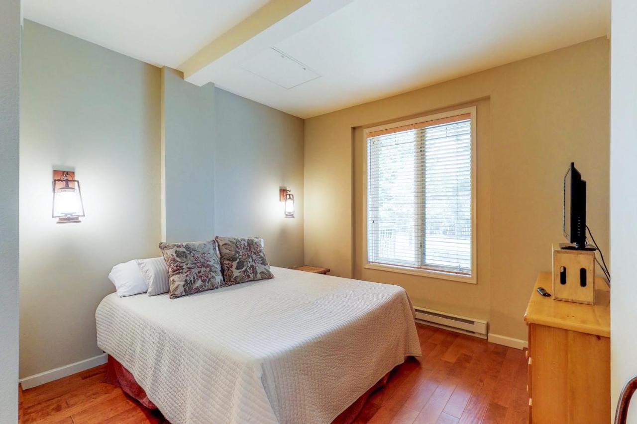 Mammoth Green Condos マンモス・レイクス エクステリア 写真