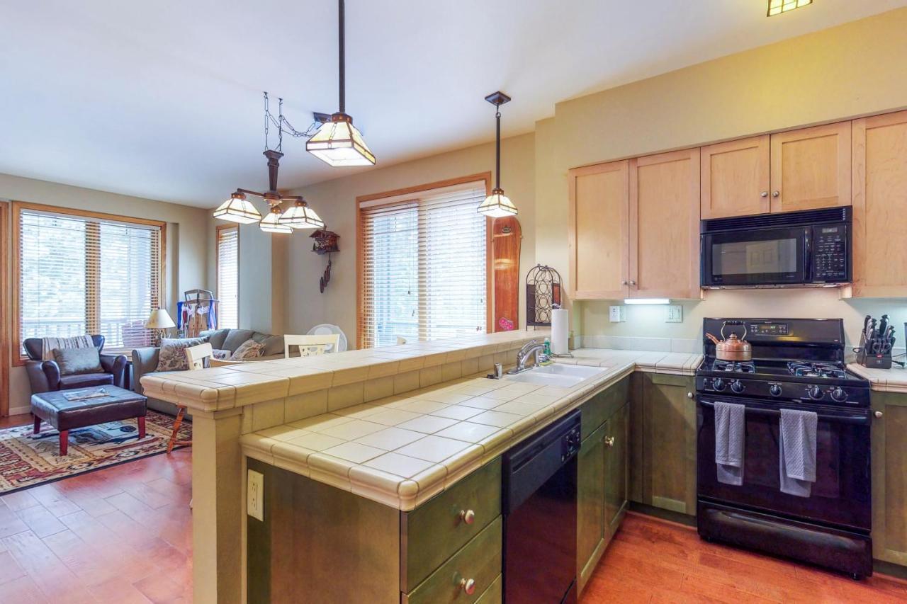Mammoth Green Condos マンモス・レイクス エクステリア 写真