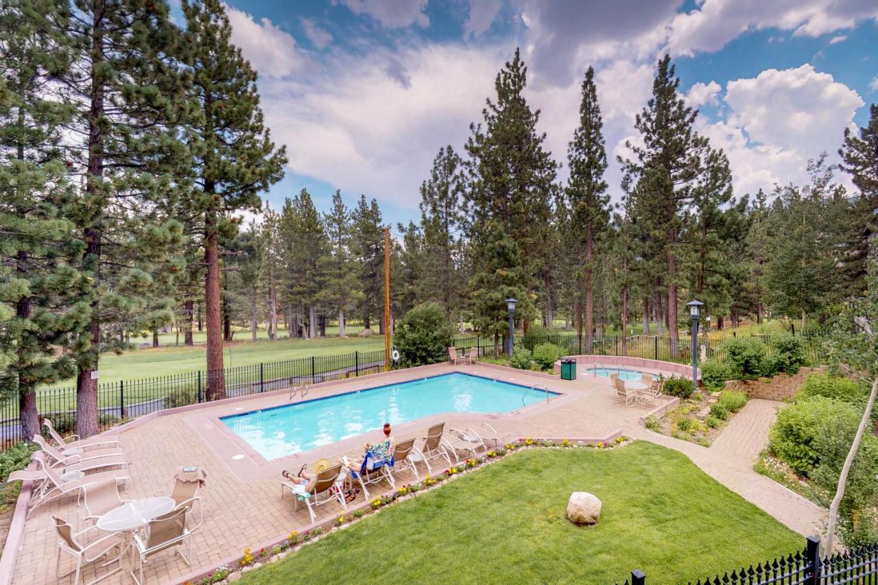 Mammoth Green Condos マンモス・レイクス エクステリア 写真